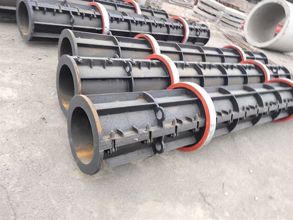 Cement pipe mold